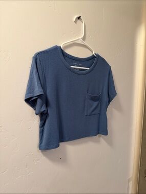 Women’s American Eagle Blue Cropped Pocket Tee XS